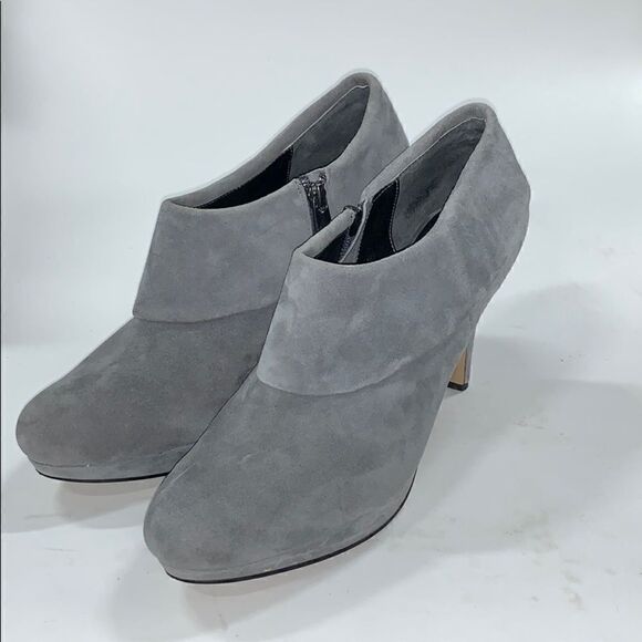 Adrianne Vittadini gray polenta booties - Picture 1 of 8